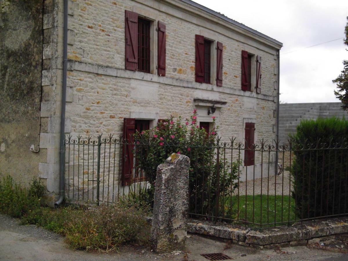 Gite De Sansais Villa Екстериор снимка